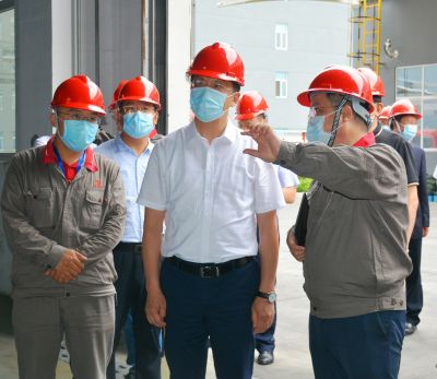 落实防汛事情 筑牢清静防地|潍坊市委书记惠新安调研山东伟易博药业防汛及汛期企业清静生产事情