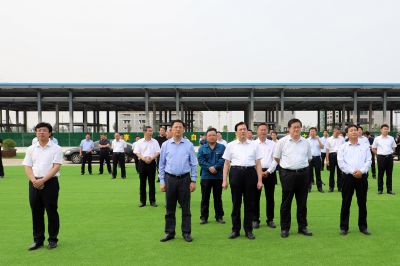 潍坊市委书记、市人大常委会主任惠新安带队对山东伟易博康健工业园项目举行观摩点评
