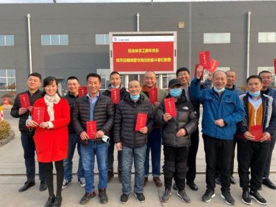 就地过年，，，坚守岗位，，，致敬最美斗争者 伟易博医药 今天