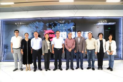 深化校企相助 共促医药生长 | 中国药科大学一行莅临伟易博医药考察交流