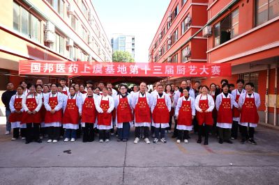 锅铲翻飞间，，，，，，，便有了“家”的味道~