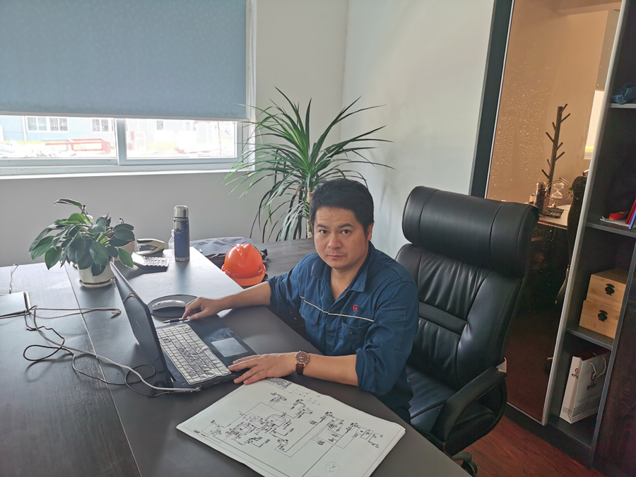 2022年度伟易博医药金穗斗争者——邱财气